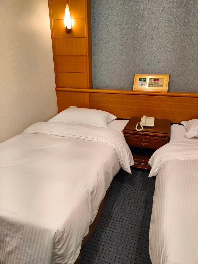 Quarantine Hotel - Champion Hotel Taipei Esterno foto