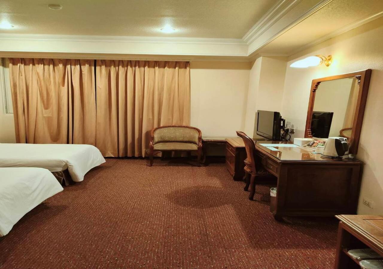 Quarantine Hotel - Champion Hotel Taipei Esterno foto