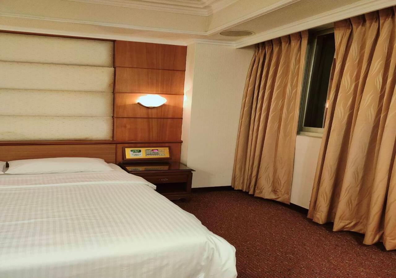 Quarantine Hotel - Champion Hotel Taipei Esterno foto