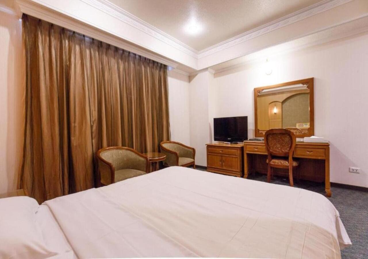 Quarantine Hotel - Champion Hotel Taipei Esterno foto