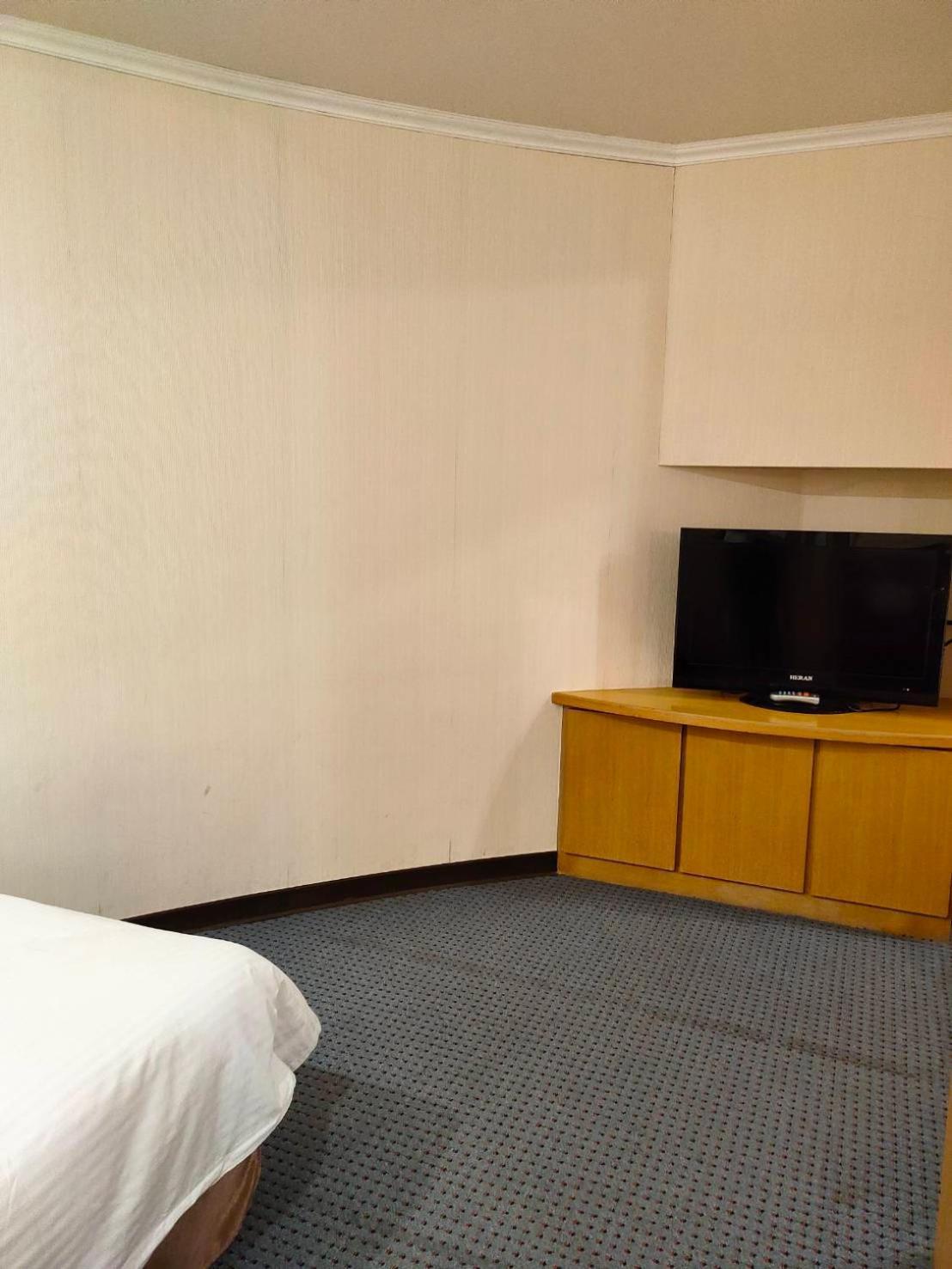 Quarantine Hotel - Champion Hotel Taipei Esterno foto
