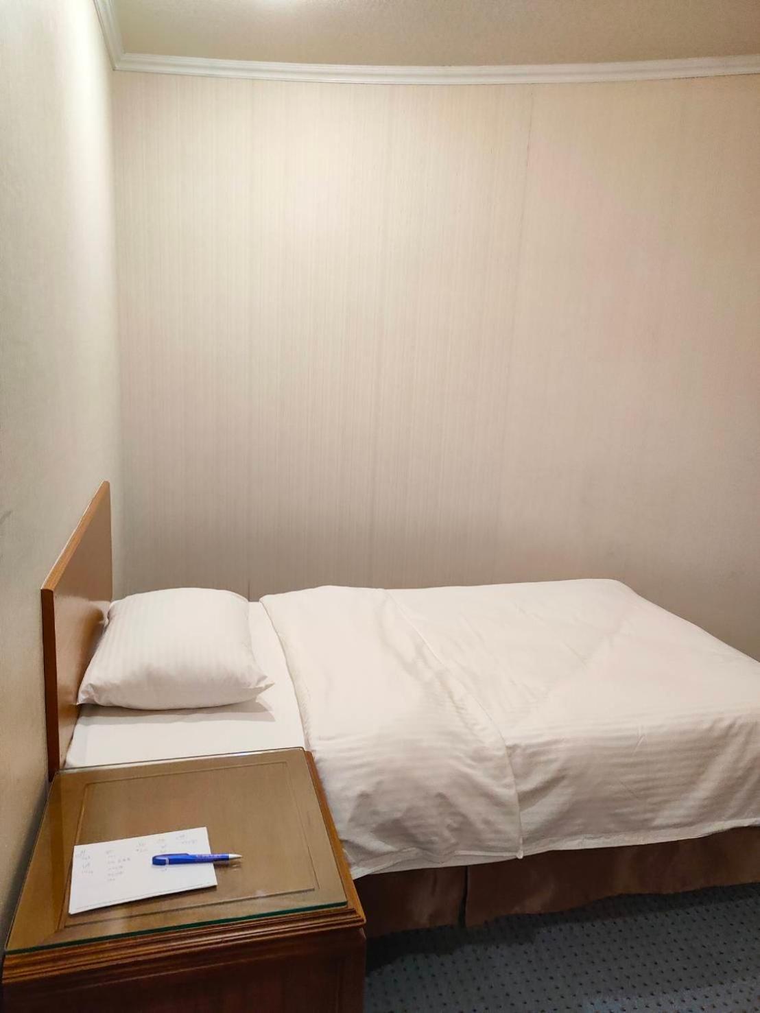 Quarantine Hotel - Champion Hotel Taipei Esterno foto