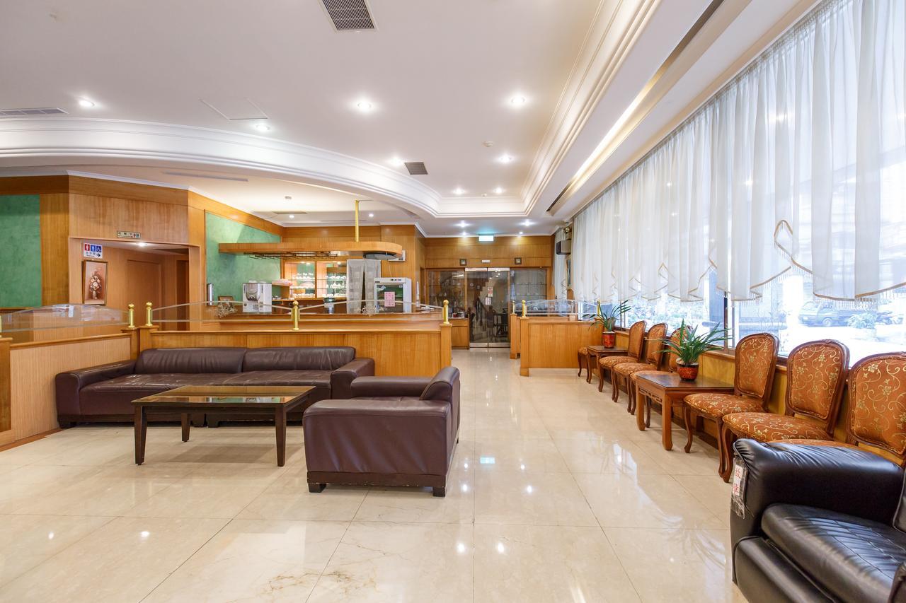 Quarantine Hotel - Champion Hotel Taipei Esterno foto